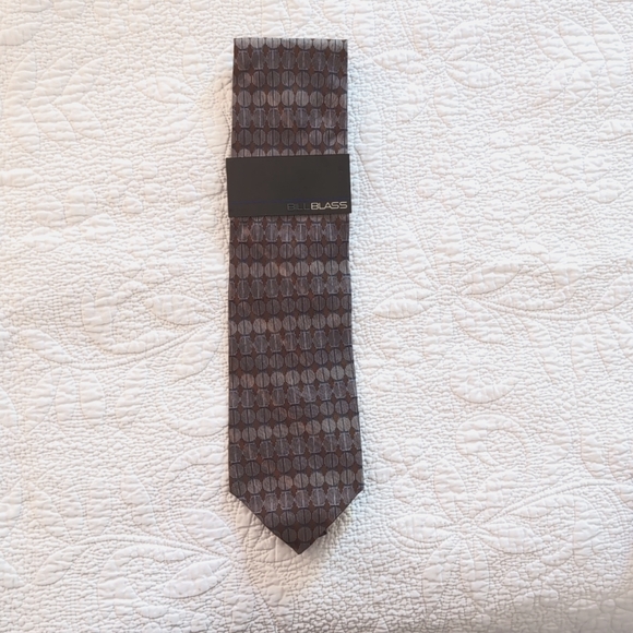 Bill Blass tie - Picture 1 of 3